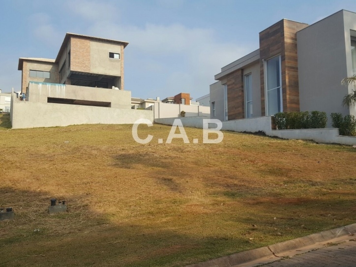 Terreno á venda no Residencial Tamboré 11