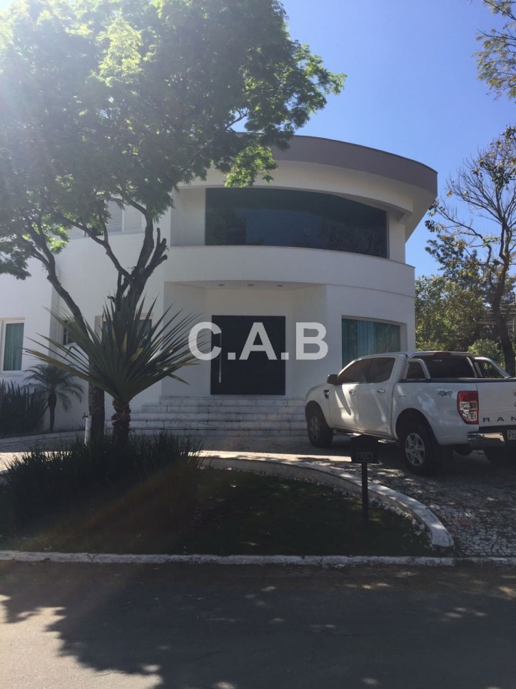 Casa a venda com 4 suítes semi mobiliada para venda