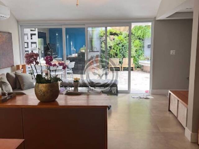 #13689 - Casa em condomínio para Venda em Santana de Parnaíba - SP